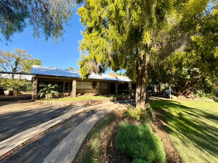 3 Bedroom Property for Sale in Oudtshoorn North Western Cape